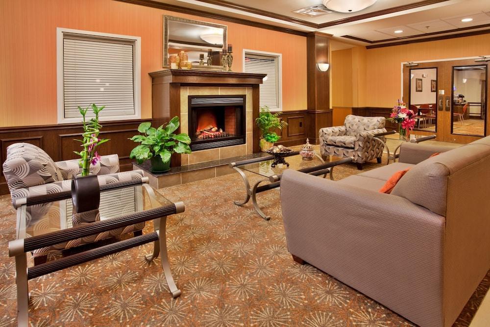 Holiday Inn Express Hotel & Suites Kansas City - Grandview By Ihg Екстериор снимка
