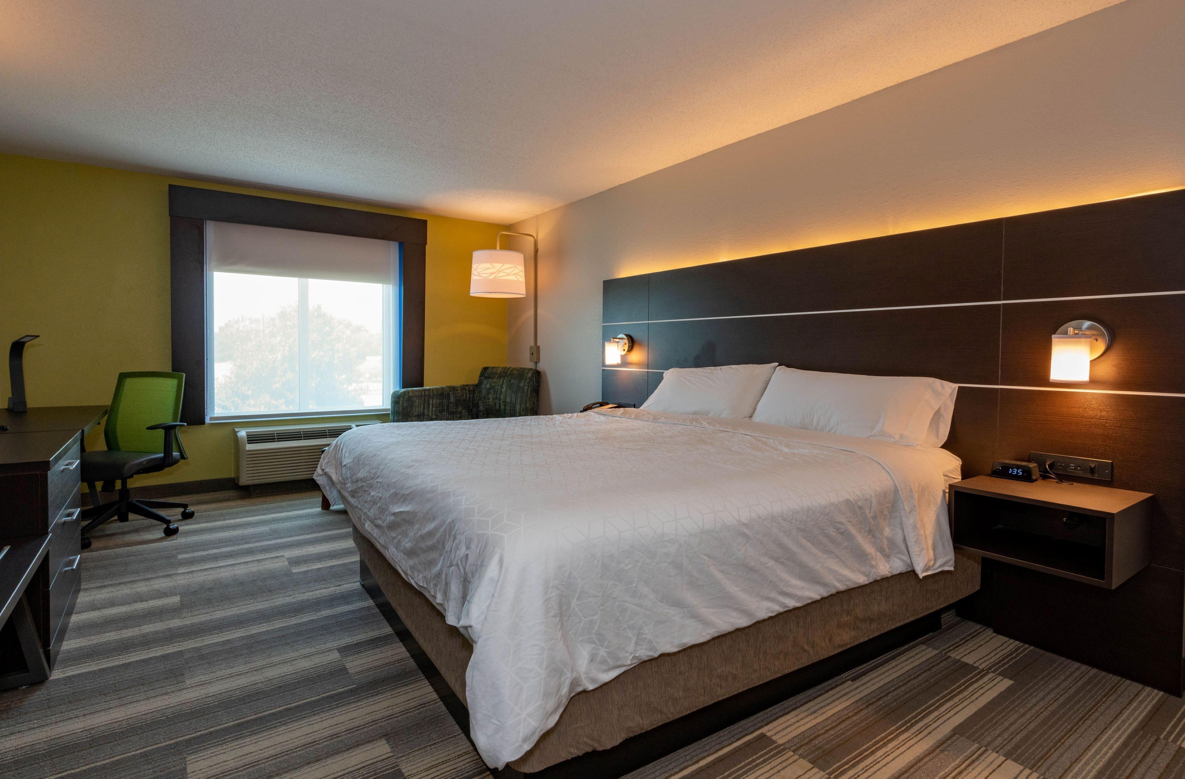 Holiday Inn Express Hotel & Suites Kansas City - Grandview By Ihg Екстериор снимка