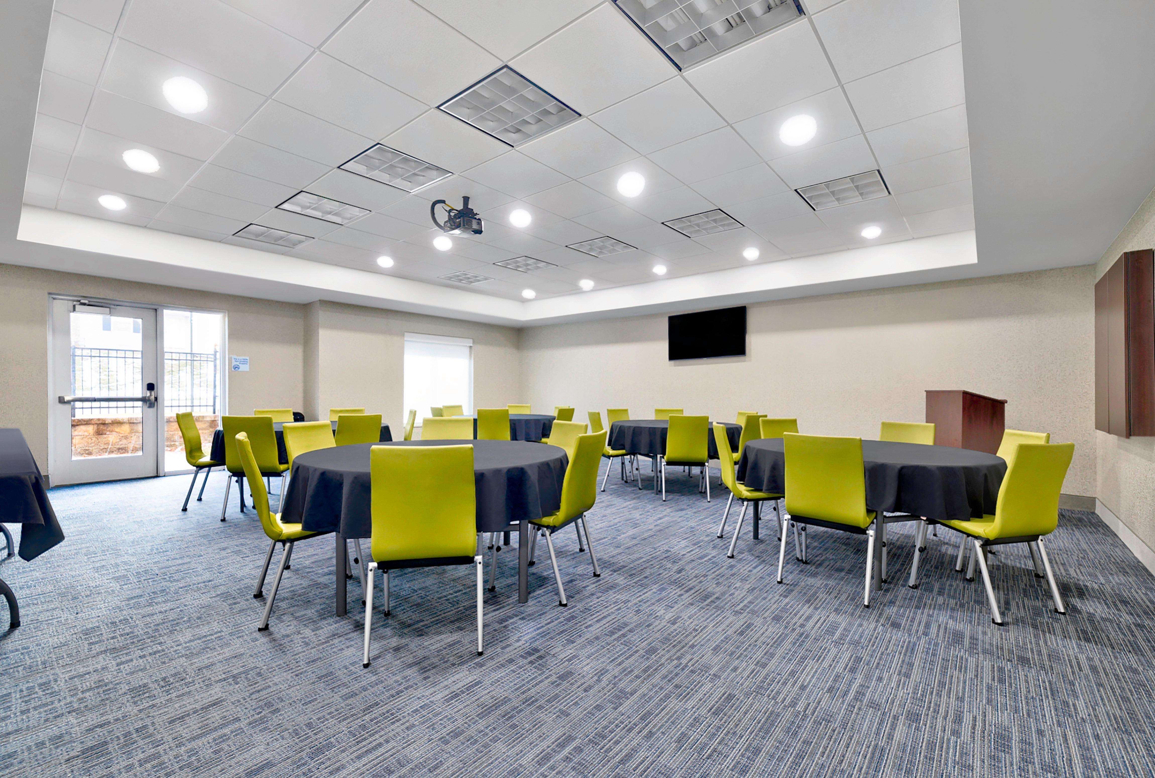 Holiday Inn Express Hotel & Suites Kansas City - Grandview By Ihg Екстериор снимка