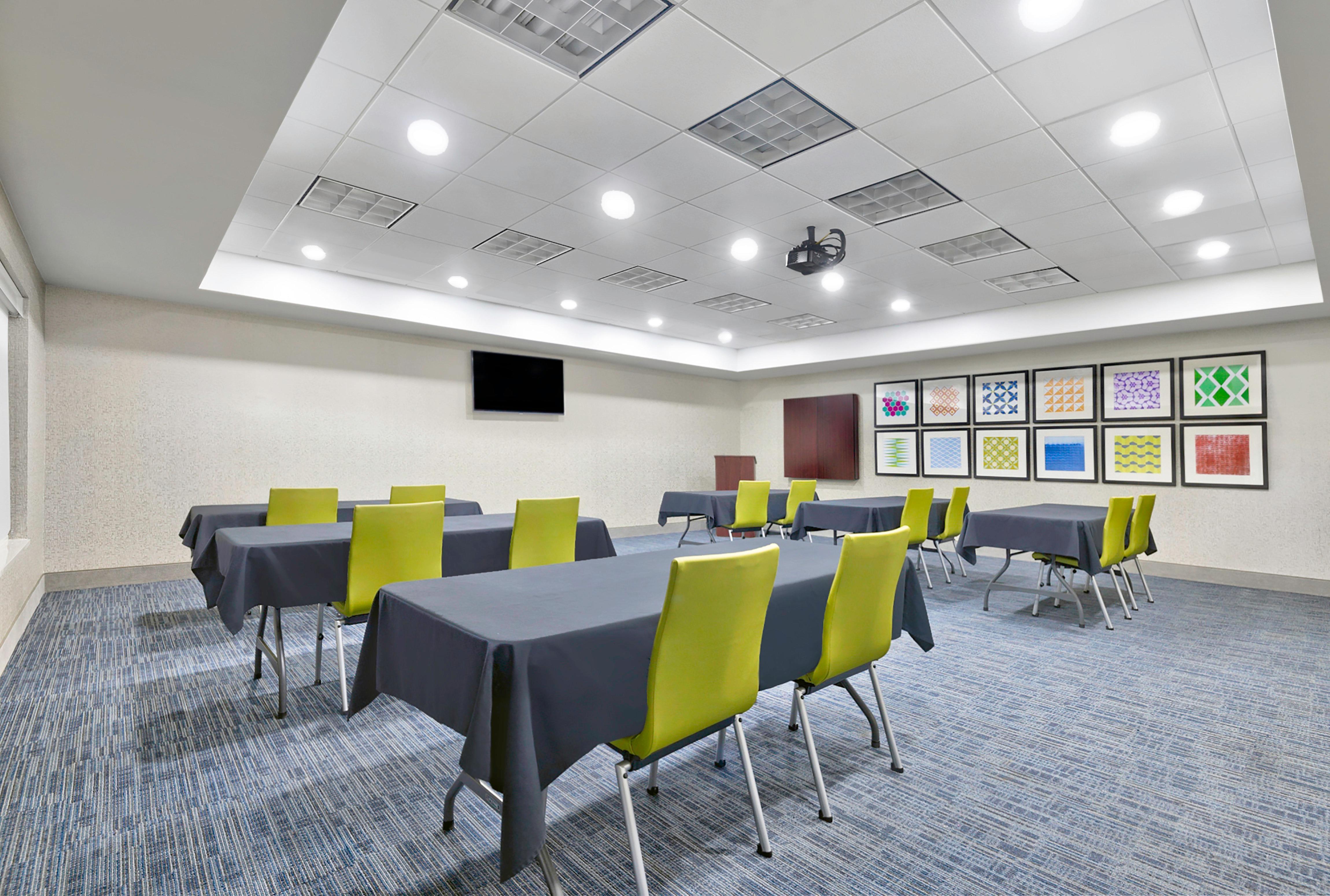 Holiday Inn Express Hotel & Suites Kansas City - Grandview By Ihg Екстериор снимка
