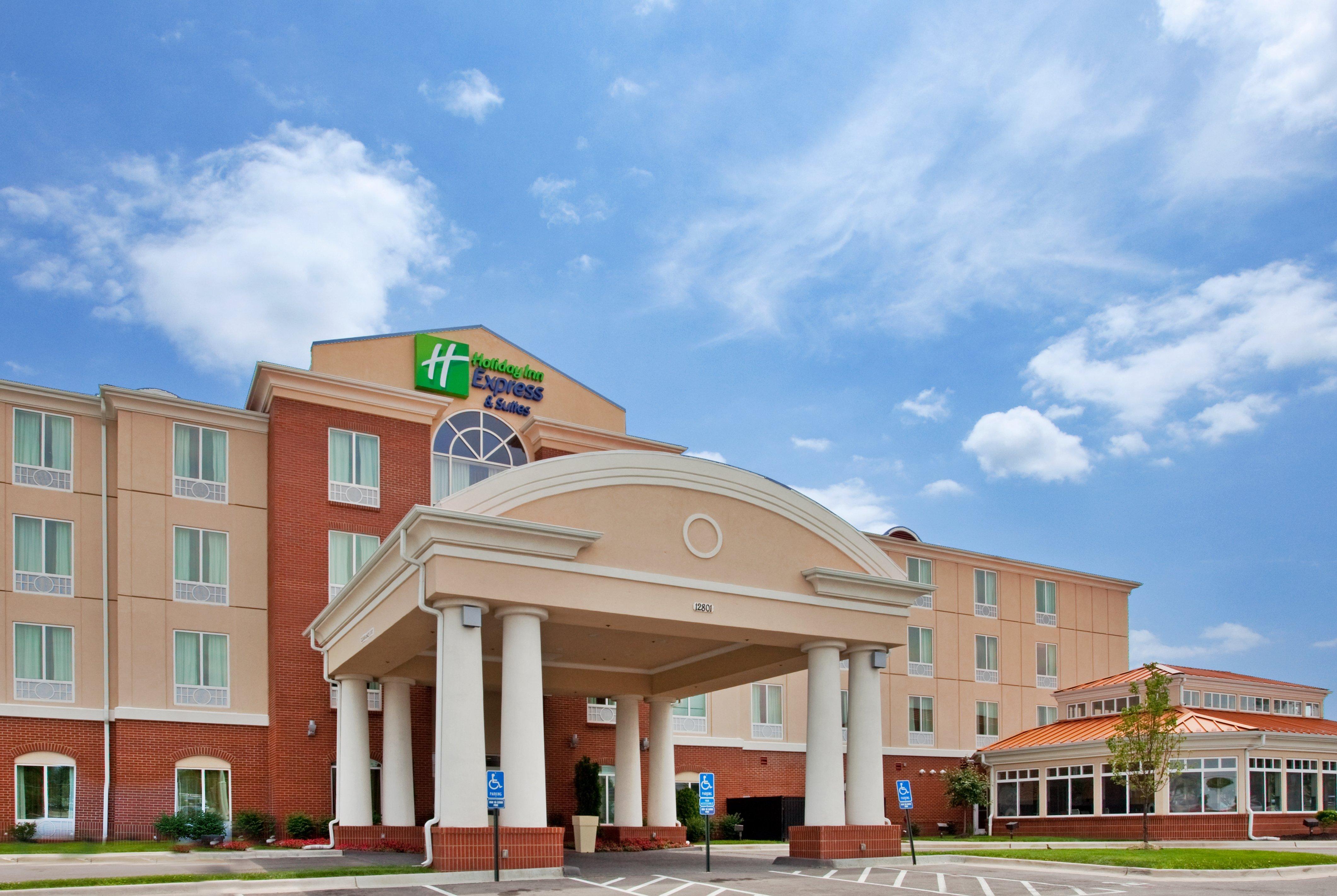 Holiday Inn Express Hotel & Suites Kansas City - Grandview By Ihg Екстериор снимка